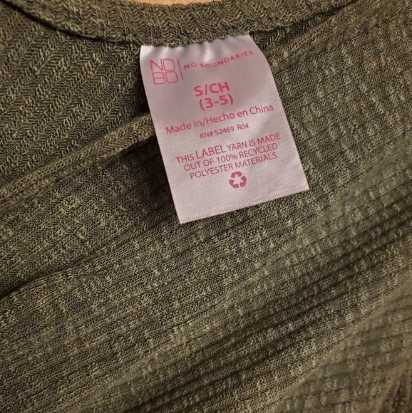 No Boundaries Juniors' Twist Top - Picture 2 of 5